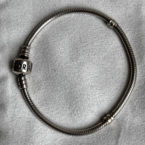Pandora silver bracelet - Picture 2 of 4